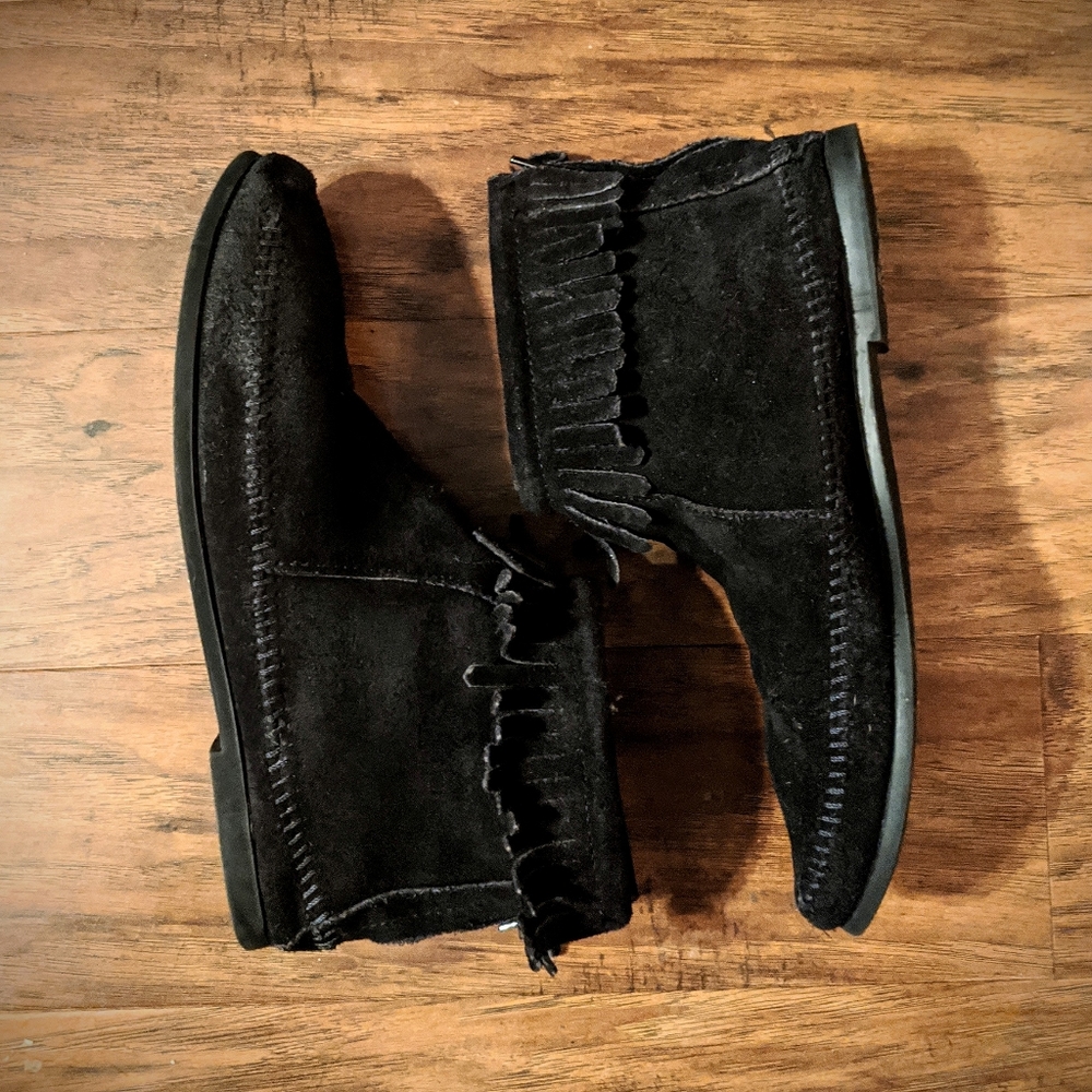 Black Minnetonka Moccasin Booties 9.5